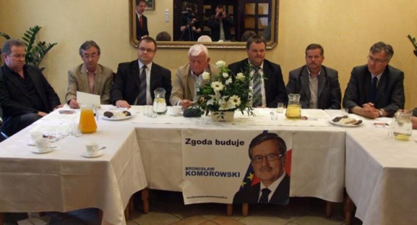 Powołano Honorowy Komitet Poparcia Bronisława Komorowskiego