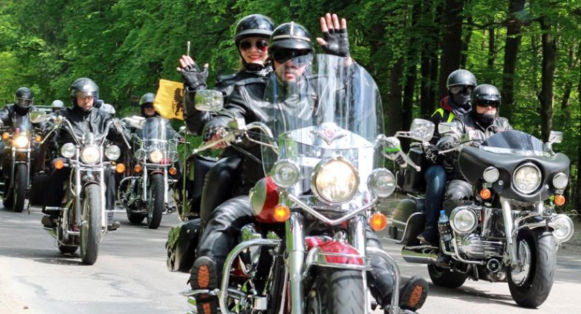 Pomorska Majówka Motocyklistów - setki jednośladów na kościerskim rynku