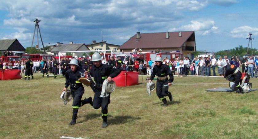 Konkurujący strażacy znów w akcji