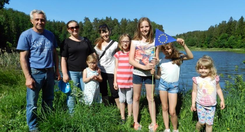 Małkowo. Spotkanie z łabędziami i zabawy przy ognisku