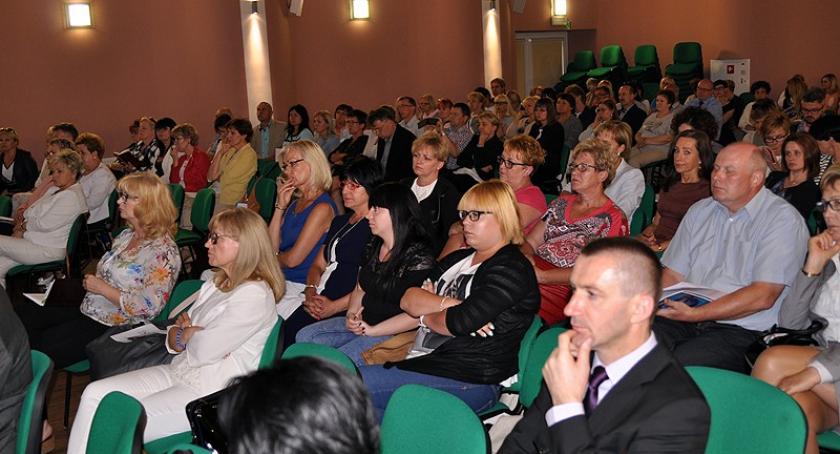 O nowych sposobach oceniania i planowanych zmianach w oświacie na konferencji 