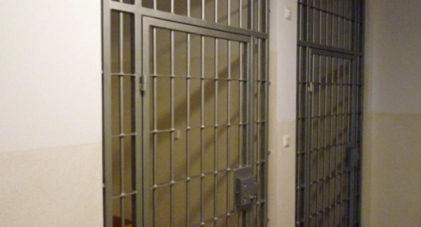 Ukradła 500 złotych, teraz odpowie przed sądem