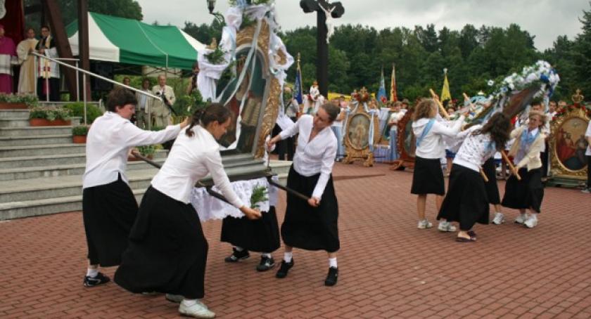 Tłumy pielgrzymów modliły się do Matki Boskiej Sianowskiej 