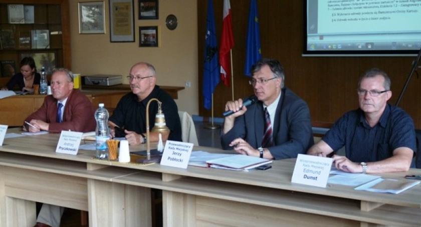 Kartuzy. Znów poszło o interpelacje