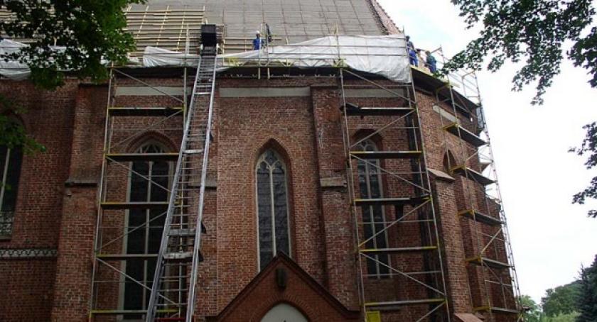 Kapitalny remont dachu żukowskiego kościoła
