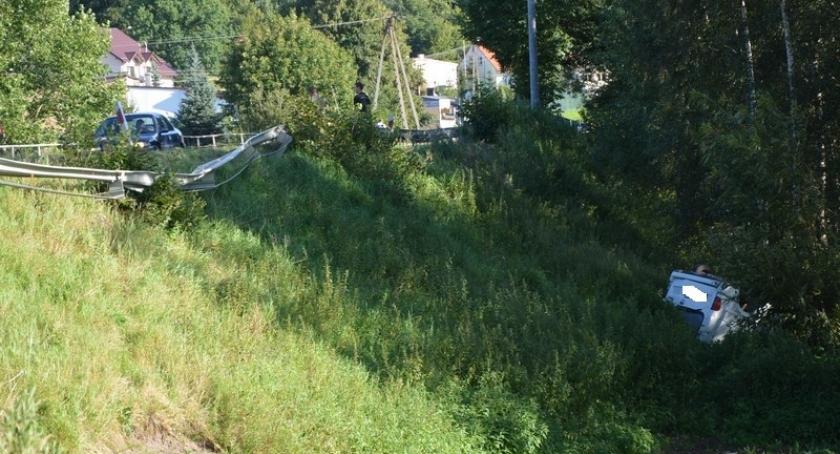 Somonino. Przebił barierki i wylądował w rowie - kierowca pijany