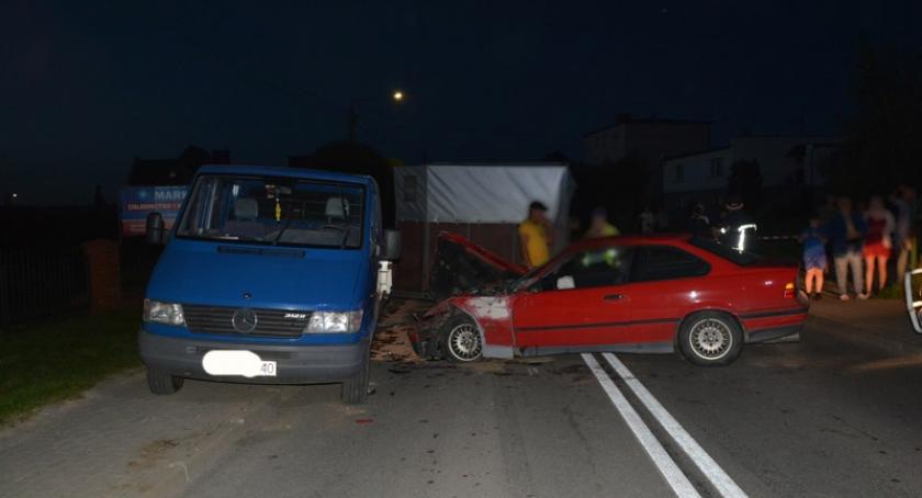 Sierakowice. BMW zderzyło się z dostawczym mercedesem