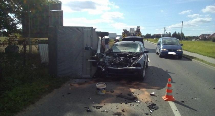 Banino. BMW uderzyło w przyczepę