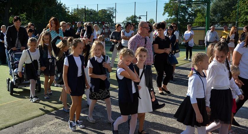 Powiat. W szkołach zabrzmiał pierwszy dzwonek