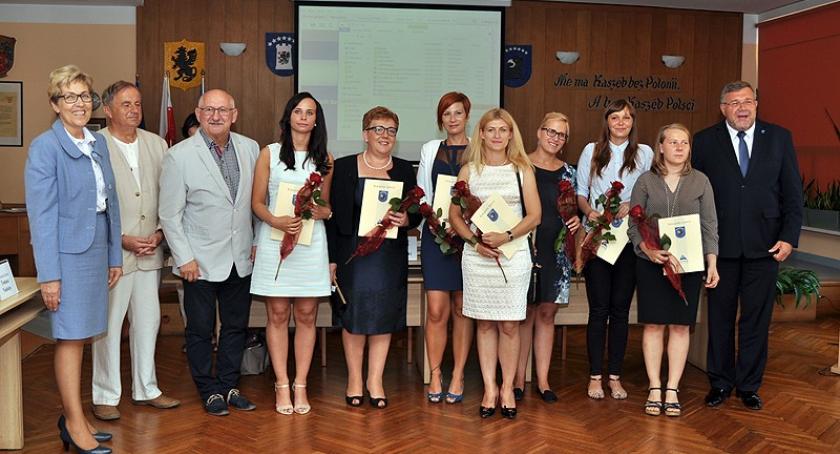 Kartuzy. Nauczyciele uzyskali awanse zawodowe i odebrali gratulacje