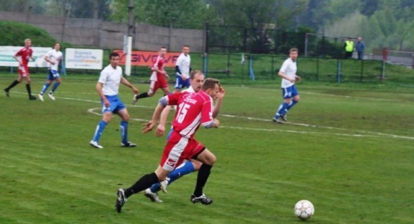 Wyniki lig piłkarskich: liczne porażki na początek września