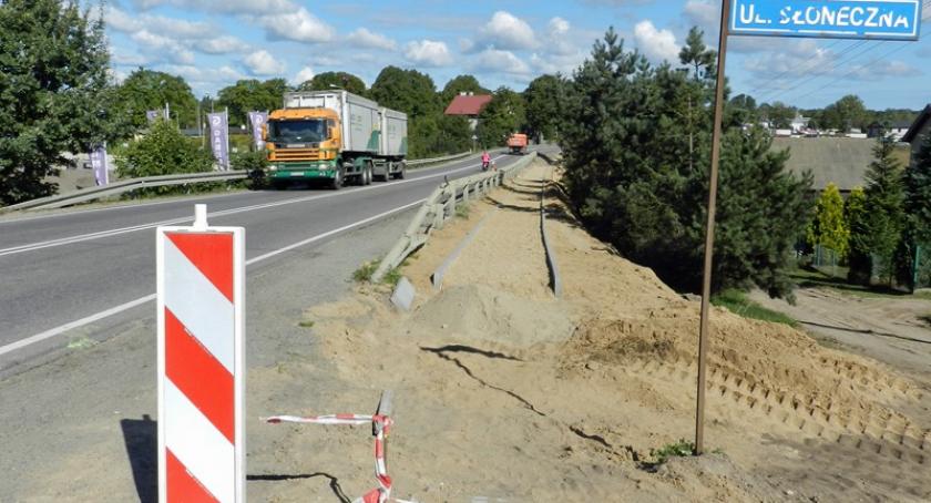 Glincz. Trwa budowa chodnika wzdłuż krajowej 
