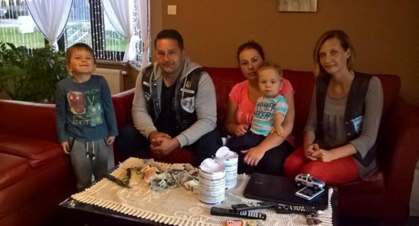 Stróże prawa na motocyklach bawili się i pomagali Błażejowi w walce o powrót do zdrowia