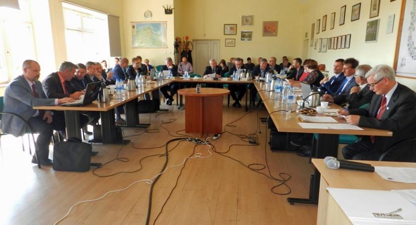 Żukowo. Nowy regulamin przyznawania dodatków motywacyjnych i funkcyjnych dla pracowników oświaty