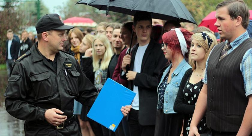 Kartuzy. Ewakuowano ponad 500 uczniów I LO