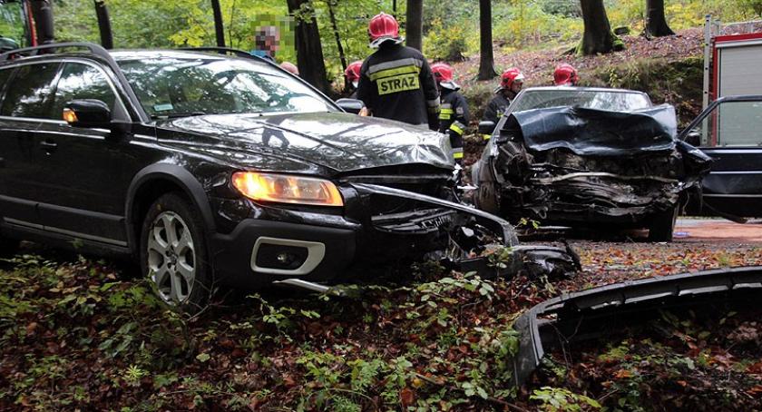 Kartuzy-Prokowo. Czołówka Golfa i Volvo - dwie osoby poszkodowane