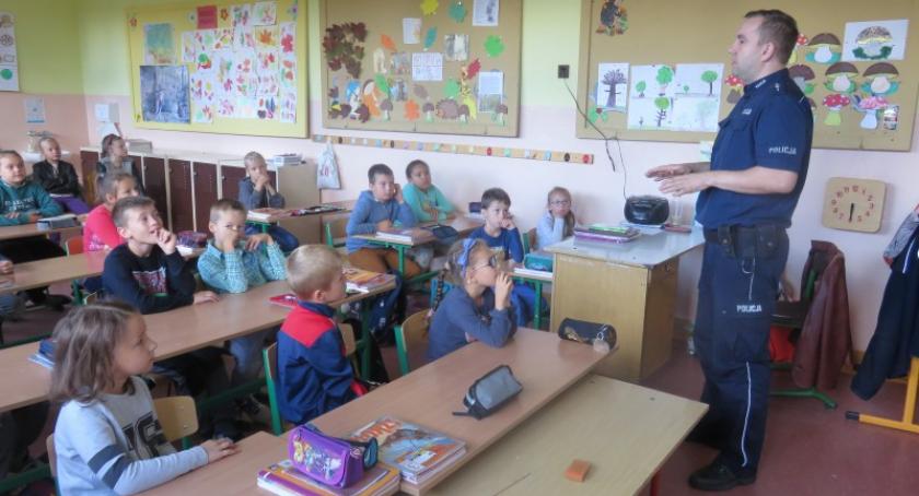 Chmielno. Najmłodsi spotkali się z policjantami i poznali zasady bezpieczeństwa