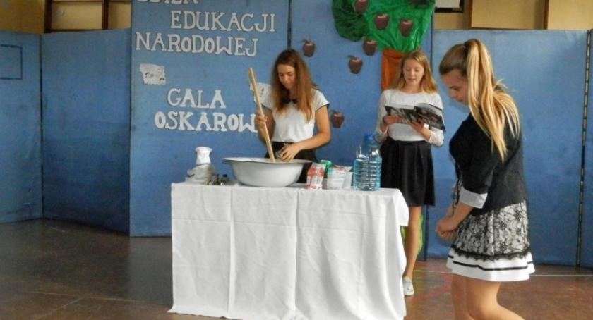 Tuchlino. Gala Oscarowo-jabłkowa z okazji Dnia Edukacji Narodowej