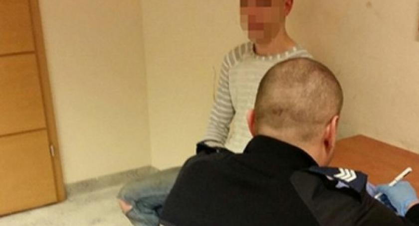Kartuzy. Ukradł ubrania ze sklepu i uciekł - złapała go policja