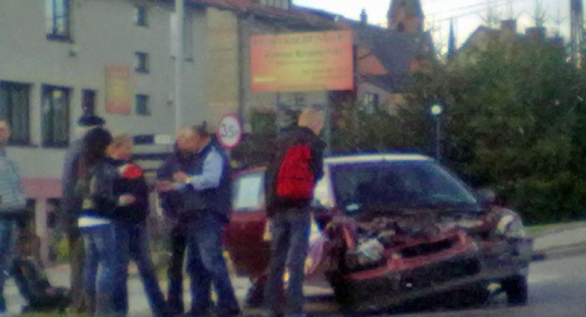 Żukowo. Osobówka najechała na autobus