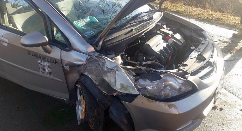 Kamela. Hondą uderzyła w drzewo - trafiła do szpitala