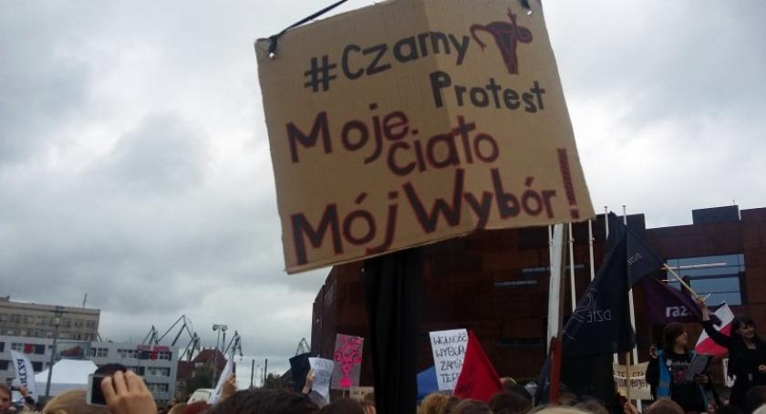 Utrzymać kompromis, zmienić prawo czy wprowadzić zakaz? Posłowie wypowiadają się na temat aborcji