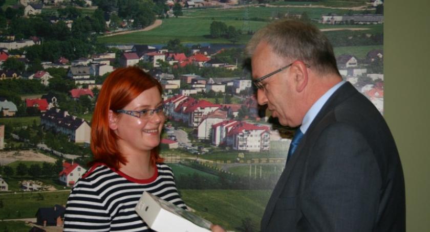 Sierakowice. Zwyciężczyni konkursu z aplikacją Evenio odebrała tablet
