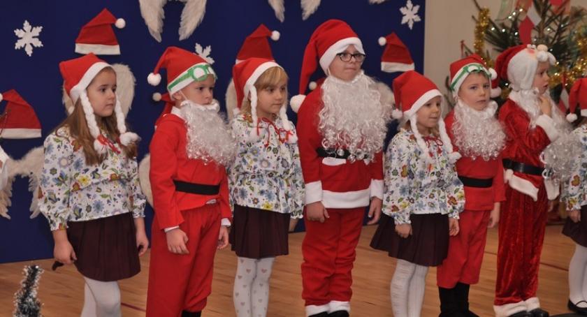 Kolorowy kiermasz świąteczny w kartuskiej Jedynce