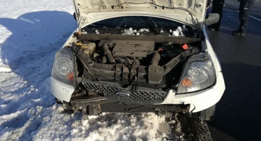 Tuchom. Zderzenie Volkswagena z Fordem - jedna osoba ranna