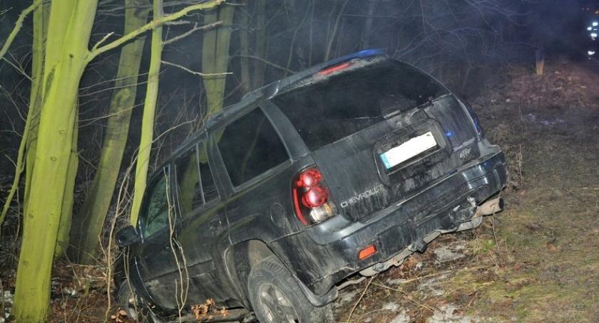 Somonino. Chevrolet wypadł z drogi