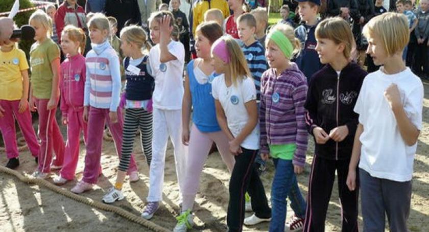Sierakowice. XI Dzień Papieski i Biegi Uliczne