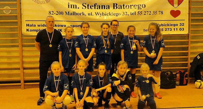 Piłkarki z Sierakowic zadebiutowały na turnieju w Malborku