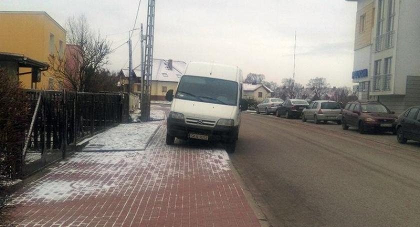 Mistrzowie parkowania. Kolejny tor z przeszkodami dla pieszych