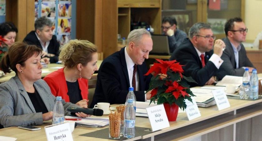 Kartuzy. Radni wycofali z obrad uchwałę ws. dworca PKS - burmistrz: 