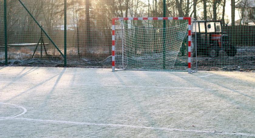 Dzierżążno. Prace przy budowie boiska dobiegają końca