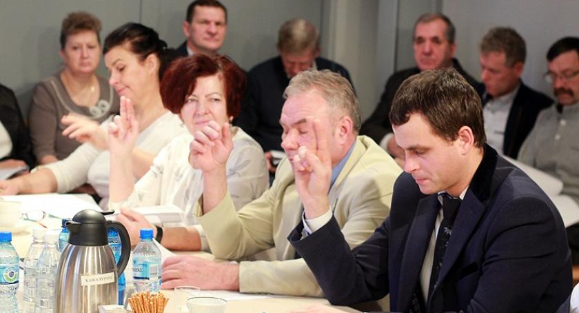 Sulęczyno z budżetem na 2017 rok - radni mieli zastrzeżenia