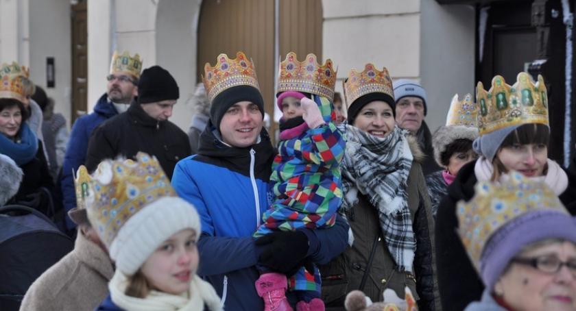 Barwny Orszak Trzech Króli na ulicach Kartuz