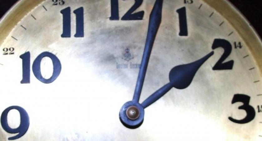 W nocy z soboty na niedzielę zmieniamy czas na zimowy