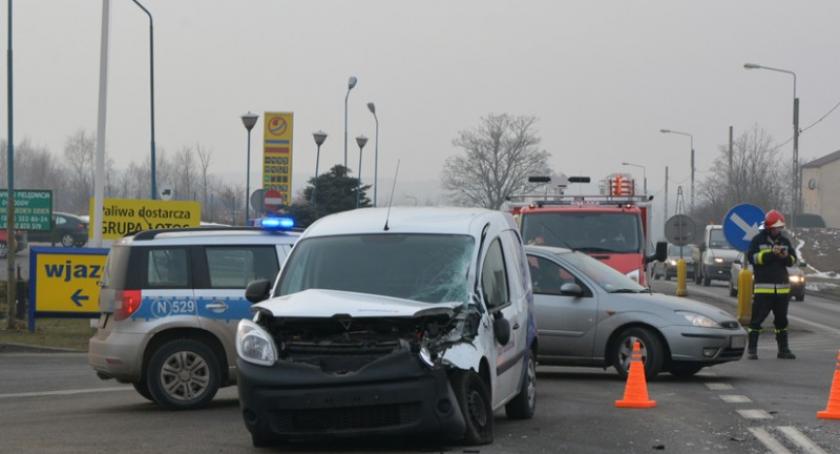Chwaszczyno. Zderzenie renault z ciężarówką