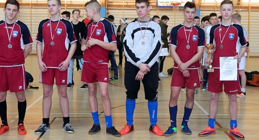 Dream Team Kartuzy zwycięzcą turnieju halówki rocznika 2000