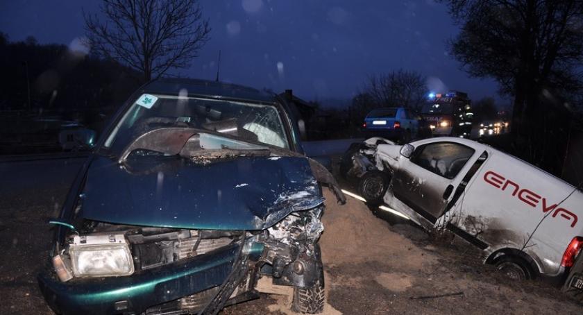 Łapalice. Zderzenie VW Polo z fiatem