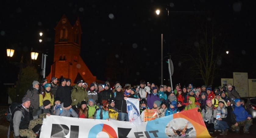 Śniegołazy 2017 - 150 osób nocą maszerowało Kaszubskim Szlakiem Czerwonym