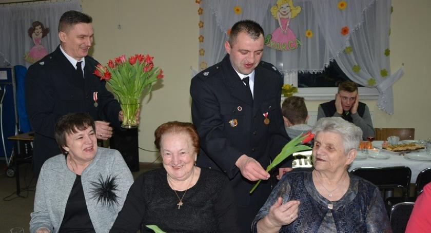 Prokowo. Dzień Kobiet w strażackim wydaniu