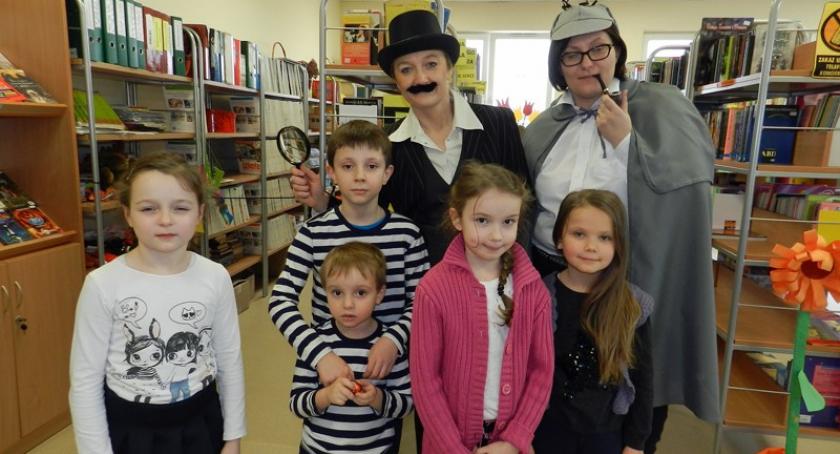 Banino. Dzień Otwarty z kiermaszami, koszykówką i… Sherlockiem Holmesem
