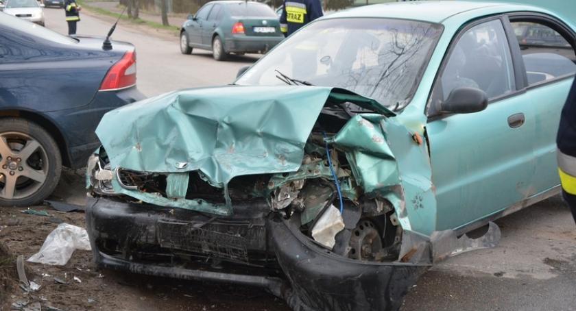 Somonino. Zderzenie volvo z daewoo - trzy osoby w szpitalu