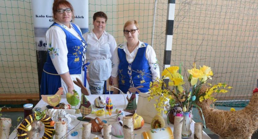 Sierakowice. Kiermasz wielkanocny z pokazem świątecznego stołu