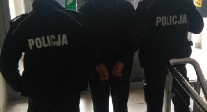 W ich mieszkaniu znaleźli 76 gramów marihuany - są w areszcie