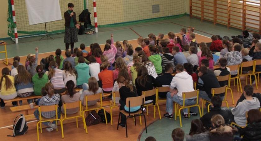 Dietetyk przekonywał gimnazjalistów do jedzenia ryb