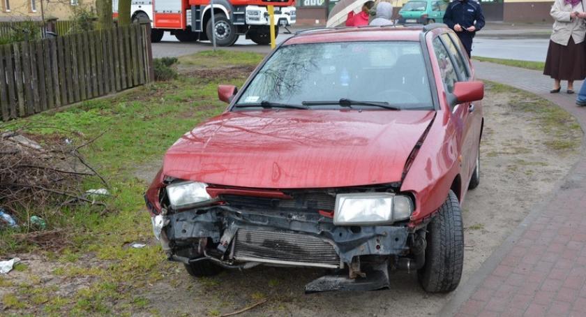 Somonino. Seat najechał na tył peugeota