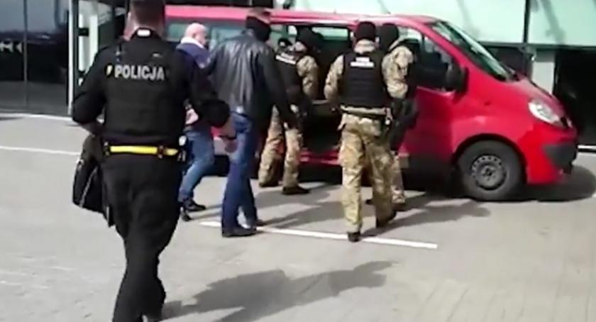 Mieszkaniec powiatu kartuskiego członkiem szajki zajmującej się handlem anabolikami